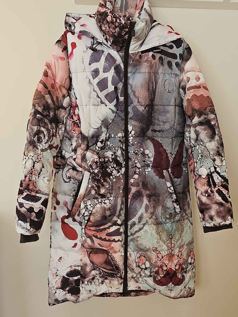NWOT UbU Size S Print 100% Down Quilted Hooded Puffer Coat in Multicolor